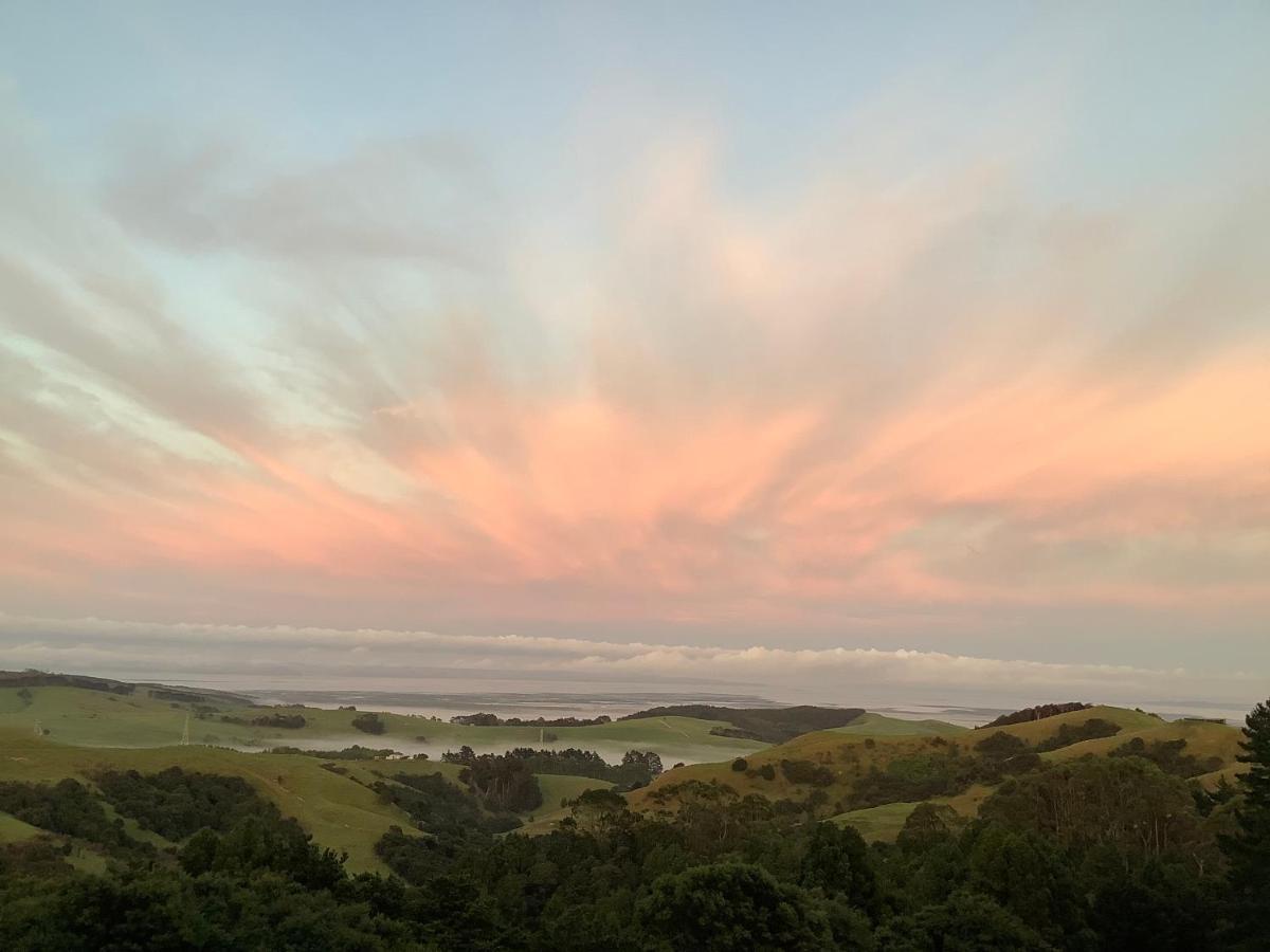Glorit Kaipara Views Eco Lodge מראה חיצוני תמונה