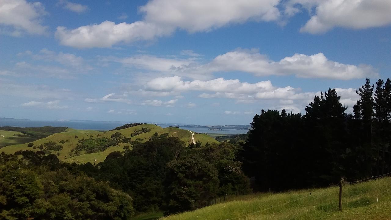 Glorit Kaipara Views Eco Lodge מראה חיצוני תמונה