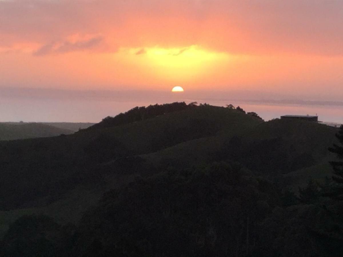 Glorit Kaipara Views Eco Lodge מראה חיצוני תמונה